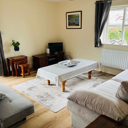 Hillcrest Lodge, Private Apartment On Lough Corrib, Oughterard Galway Buitenkant foto