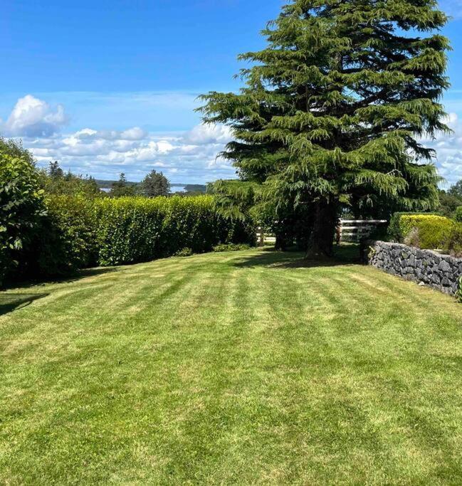 Hillcrest Lodge, Private Apartment On Lough Corrib, Oughterard Galway Buitenkant foto