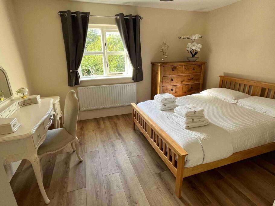 Hillcrest Lodge, Private Apartment On Lough Corrib, Oughterard Galway Buitenkant foto